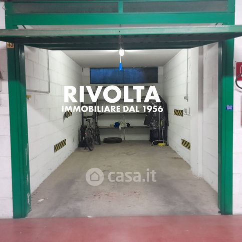 Box/posto auto in residenziale in Via degli Orti della Farnesina