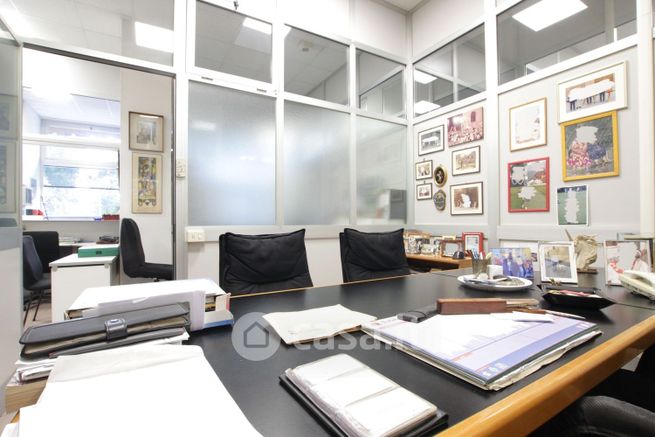 Ufficio in commerciale in 