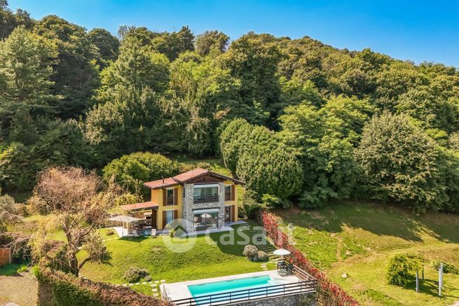 Villa in residenziale in Via Montrigiasco