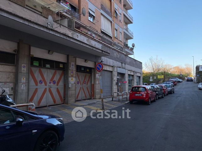 Garage/posto auto in residenziale in Via dei Cluniacensi 21