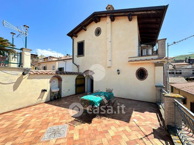 Appartamento in residenziale in Via Scipione Borghese 4