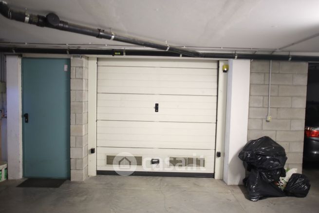 Box/posto auto in residenziale in Via Patrioti 54