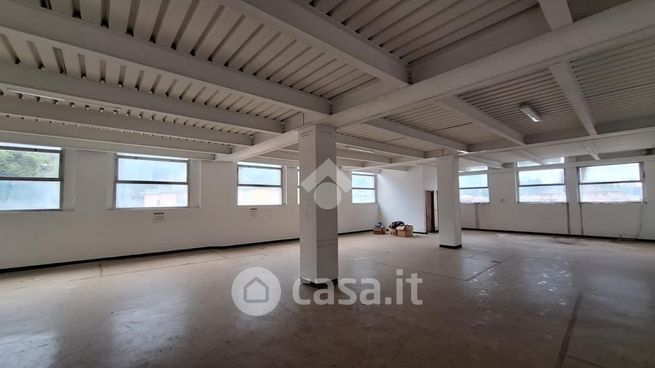 Capannone in commerciale in Via Pasquale Pastorino 38