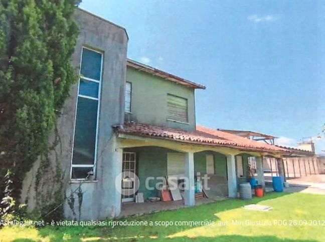 Villetta a schiera in residenziale in Vicolo Monte Asolone 9