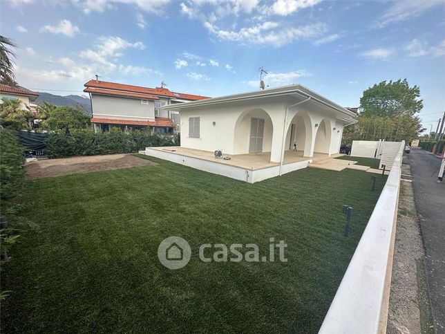 Villa in residenziale in Via Matteo Civitali