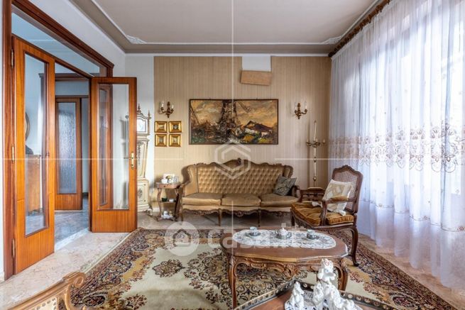 Villa in residenziale in Via dei Gigli