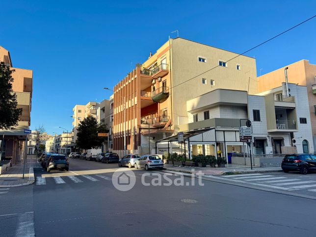 Negozio/locale commerciale in commerciale in Via Lepanto 34