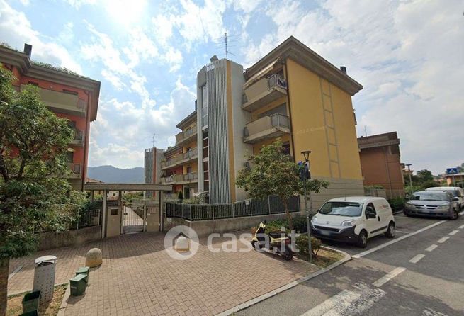 Garage/posto auto in residenziale in Via San Faustino 29 -7