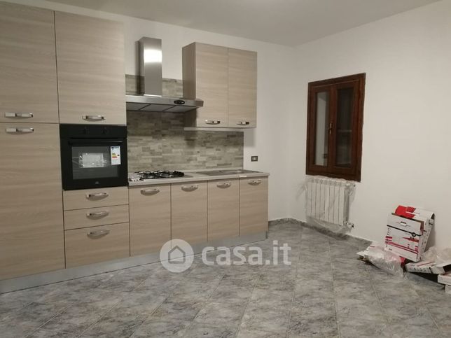 Casa bi/trifamiliare in residenziale in 