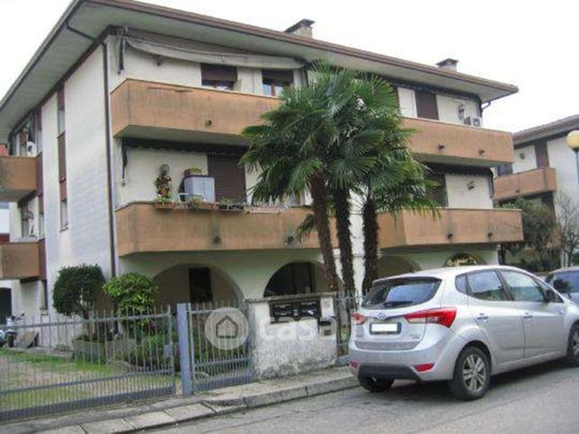 Appartamento in residenziale in Via L. Einaudi 11