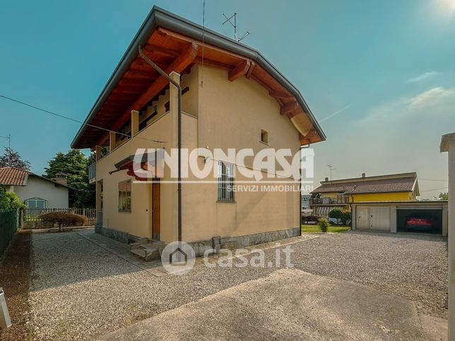 Casa bi/trifamiliare in residenziale in Via G. Matteotti 75