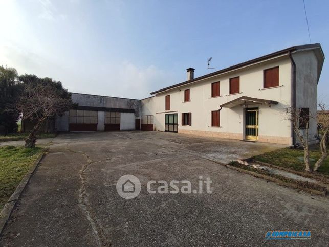 Rustico/casale in residenziale in Strada Provinciale 19