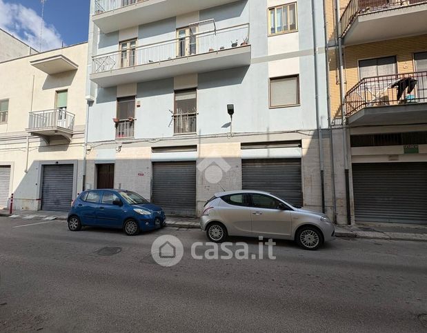 Box/posto auto in residenziale in Via Delfino 19