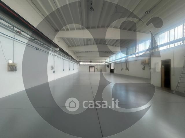 Capannone in commerciale in Via XX Settembre