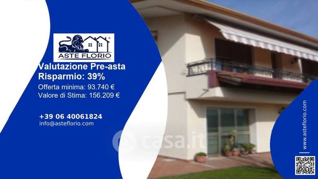 Villa in residenziale in Via Don F. Longato 42