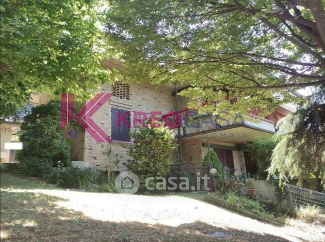 Villa in residenziale in Via Belvedere 12