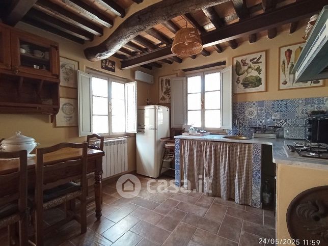 Rustico/casale in residenziale in 