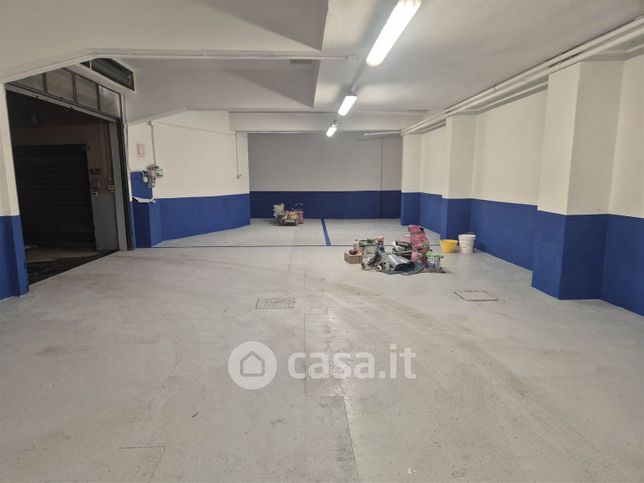 Box/posto auto in residenziale in Piazza di San Jacopino 16