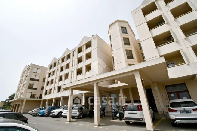 Ufficio in commerciale in Via Giuseppe Peretti 1