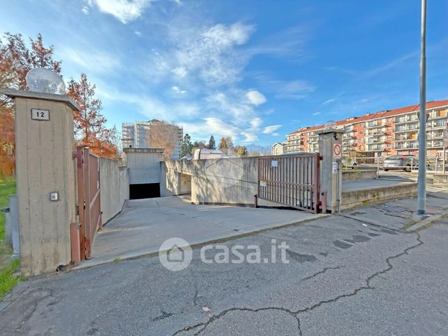 Garage/posto auto in residenziale in Via Achille Midana 12