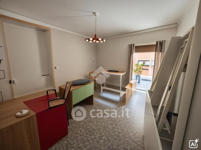Ufficio in commerciale in 