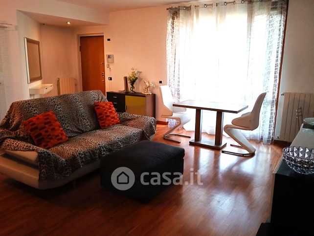 Appartamento in residenziale in Via Briantea 54