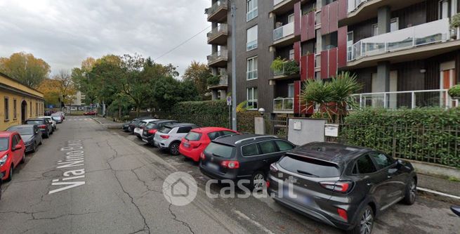 Garage/posto auto in residenziale in Via Nino Bixio 10