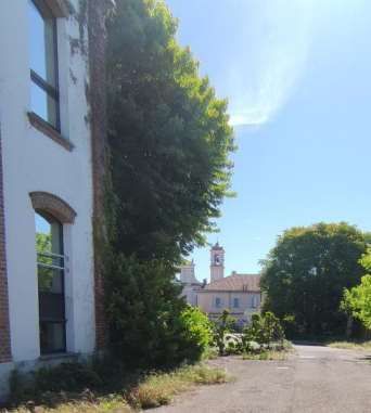 Capannone in commerciale in Viale Montegrappa