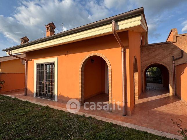Casa indipendente in residenziale in Via Finlandia