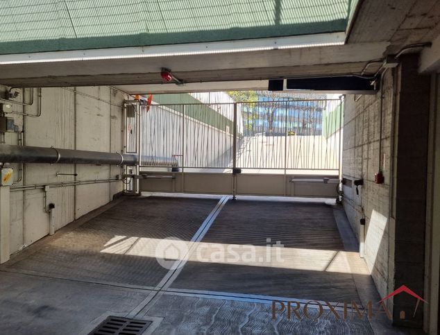 Box/posto auto in residenziale in Corso Francesco Ferrucci 153 /A