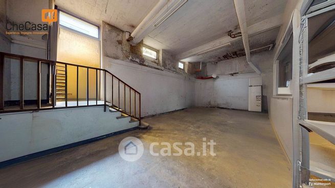 Capannone in commerciale in Piazza Prealpi 3