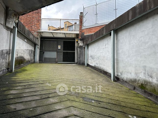 Box/posto auto in residenziale in Via Pier Dionigi Pinelli 53 /A
