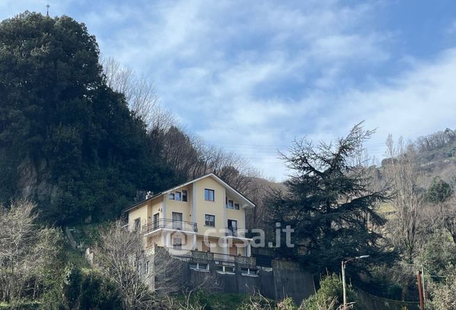 Villa in residenziale in Via Chiale