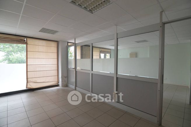 Ufficio in commerciale in Via Camillo Benso Conte di Cavour 90