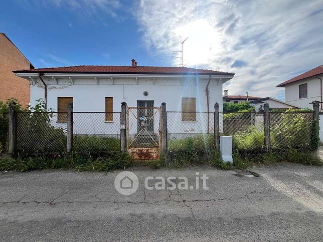 Villa in residenziale in Via Vallere 65