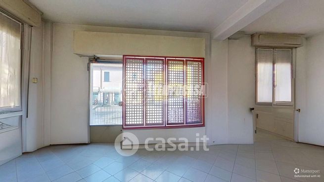 Ufficio in commerciale in Via San Maurizio Al Lambro