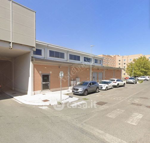Ufficio in commerciale in Piazza Della Ferriera
