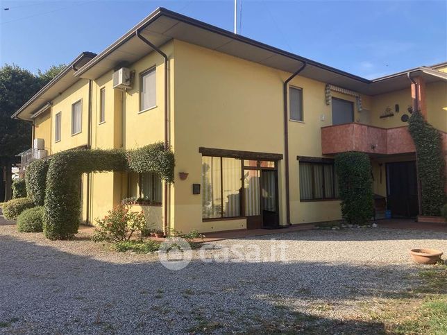 Casa indipendente in residenziale in Strada Statale 249 Nord 1