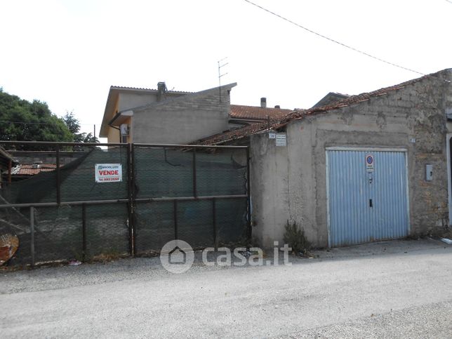 Rustico/casale in residenziale in Via Zola 12