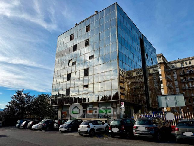 Ufficio in commerciale in Via Mola Vecchia 4