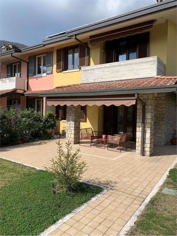 Casa bi/trifamiliare in residenziale in Via Camillo Benso Cavour 58 -92