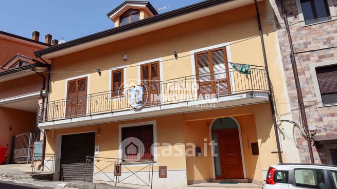 Casa indipendente in residenziale in Via Garibaldi 22