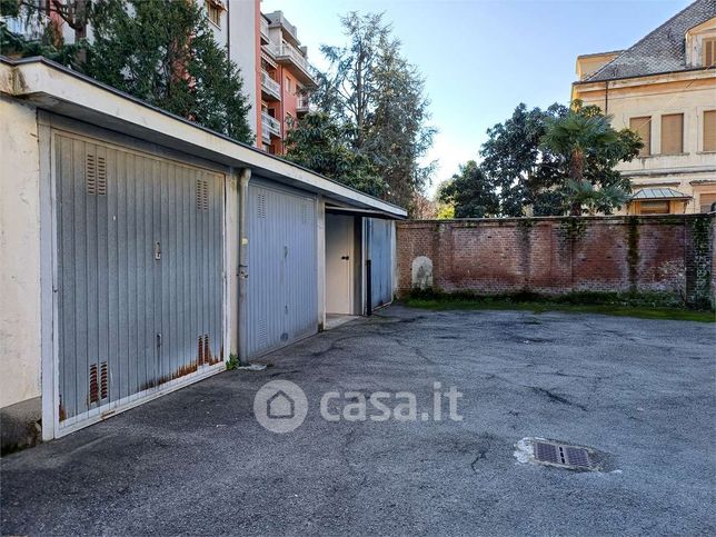 Garage/posto auto in residenziale in 