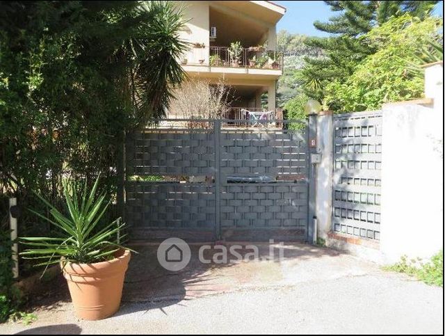 Villa in residenziale in Via BF7 1
