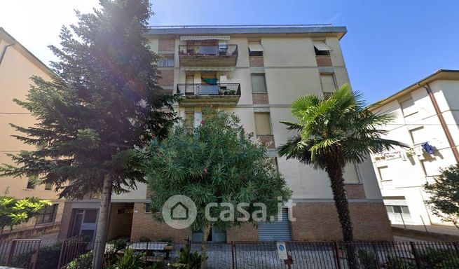 Appartamento in residenziale in Via L. Ballerini 12