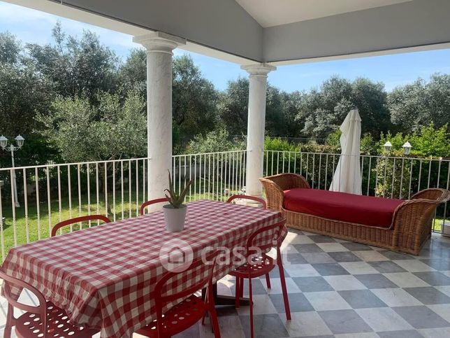 Villa in residenziale in Via Pergolaia 7
