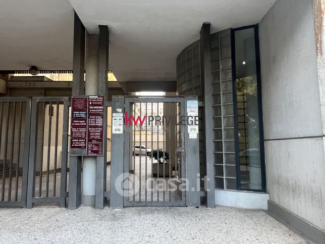 Ufficio in commerciale in Via Achille Grandi 2