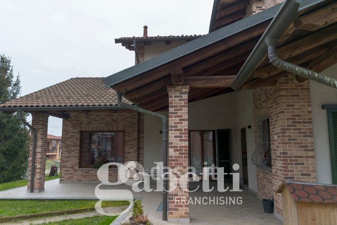 Villa in residenziale in Circonvallazione 13