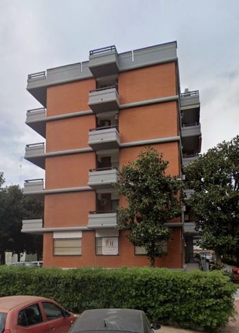 Box/posto auto in residenziale in Via Umbria 165/A