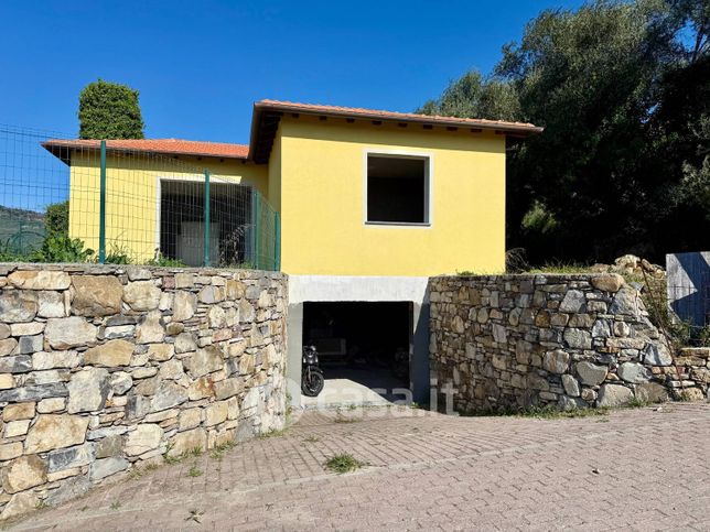 Villa in residenziale in Via Diano Castello 3